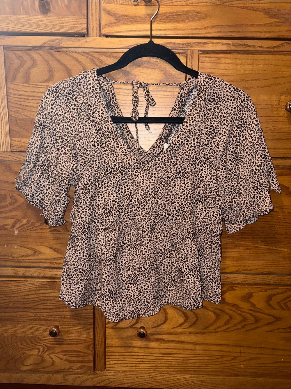 URBAN Romantics Blush Leopard-Print V-Neck Puff Sleeve Top